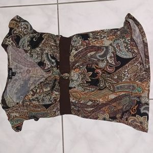 Cute paisley print A. Byer cap sleeve knit top with a tie back.